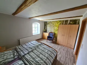 Beautiful 3-room apartment with 2 bedrooms, 1 living room, large kitchen and bathroom with tub and shower. Free parking on the premises. - Image 3