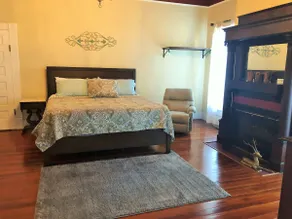 Wildlife Executive Near Troy 2 BR/1 BATH-Huge - Image 3