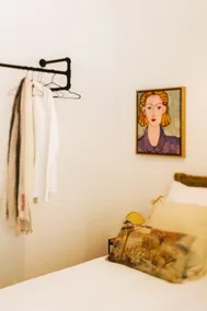 Past meets present in vibrant flat near la SAGRADA - Image 4