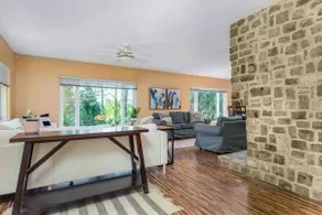 Quiet home with large yard - 6 min to downtown - Image 3