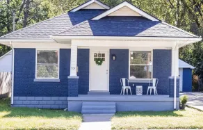 💙Beautiful Bungalow Downtown ~ HorsePark | 🥃 Trail - Image 2