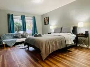 Modern, Spacious, and Clean 2 Bedroom Townhome - Image 4
