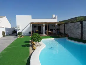 A rural villa on the outskirts - Image 2