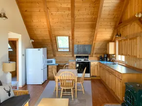 Sunny cottage, ocean views, private beach access - Image 3