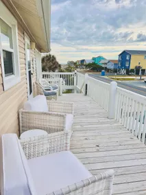East End Cottage w/ Pool across street from Beach - Image 3