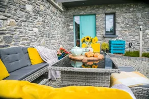 The Beeches- Stylish and Cosy Apartment - Image 3