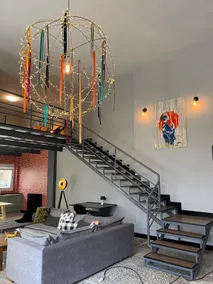 Sunny, stunning industrial loft - Image 2