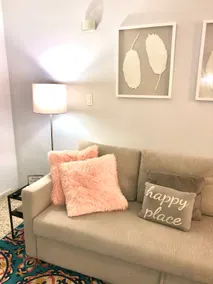Cozy Tropical Suite - Image 2