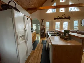 Cozy, 2/2 surrounded by trees and mountains - Image 4