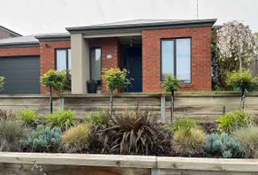 Lakeside Retreat Nagambie- 3BR Haus - Image 3