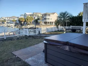 WOW! Canal House-Hot Tub, Dock, Pool Table & Pets! - Image 4