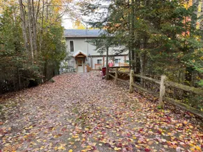 Enchanted Forest retreat🌲✨King bed suite & Spa - Image 5