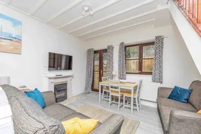 5 Stable Cottages , Hartington Road, Cromer.North Norfolk. NR27 0EJ - Image 2