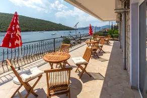 Waterfront 1BR Apart. w Terrace & Fantastic View - Image 2