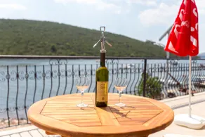 Waterfront 1BR Apart. w Terrace & Fantastic View - Image 3