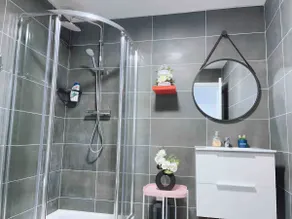 Apt 67m2 hyper centre: 2 chambres, cuisine TV wifi - Image 5