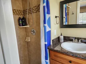 Family home in Davis Manor 3 bedroom-pets welcome - Image 5