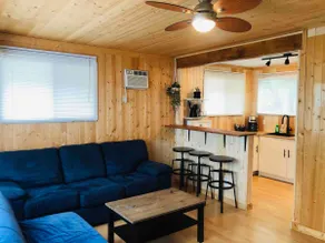 Bright & Blue Grand Beach beach house! - Image 4