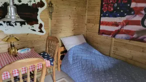 Cozy little western cabin - Image 2