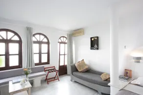 LUXURY, SECLUDED 4 BEDROOMS PRIVATE VILLA - Image 4