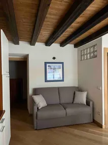 Lovely apartment with reserved parking - Image 3
