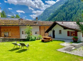 Renovated Classic 1803 Chalet - Image 2