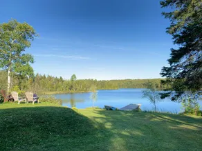 Tranquility at the heart of the lake - Image 3