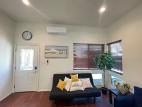 Long Beach Getaway -3 Bedroom/2 Bathroom - Image 5