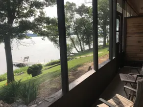 Lakefront Studio - Image 2
