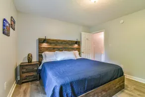 5 min to Biltmore & 10 to Downtown. New adorable neighborhood. - Image 2