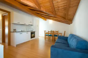 Apartment with swimming pool near the beach - Image 3
