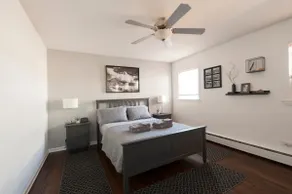 ⚡️NEW! Sunny & Cozy 3BDRM, 10min/ORD, 20min/DT❤️ - Image 5
