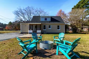 1st Floor King Bed~Fire Pit~Large Yard~Walk 2 Town - Image 2