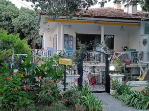 Vintage hostel, just 160 steps to the sea! - Image 2