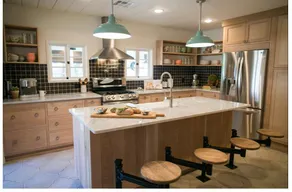The Baby Blue Cottage - Fixer Upper, Season 3 - Image 2