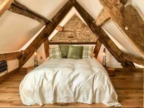 Wye Valley Escape. Romantic Loft on 40 Acre Estate - Image 2