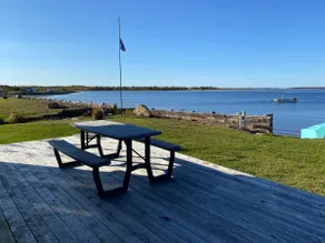 Chalet located on the waterfront/Beachfront Cottage - Image 5