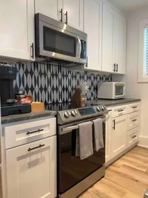 Jax Bch Bungalow Apt. #8 - block to Bch & Dining - Image 3