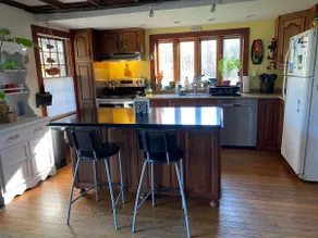 1800’s spacious farmhouse, beautiful outdoor area - Image 2