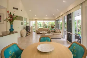 Hermosas vistas al jardín, gran piscina de Villa, espaciosa y familiar - Image 5