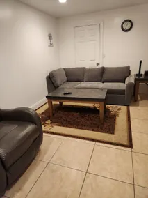 Lovely Spacious Apartment 2 Bedrooms and Kitchen - Image 2