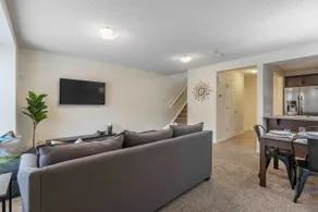 Spacious Suburban Row Home. Garage, cable, patio + - Image 4