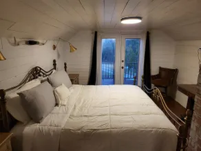 BuffaloRiver Farmhouse w/Hot Tub - Image 4