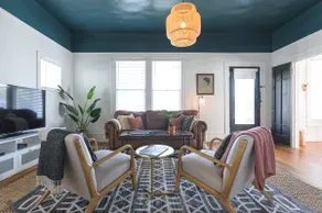 Entdecken Sie Uptown Waco vom liebevoll renovierten Bungalow aus den 1930er Jahren - Image 4