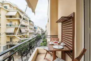 Walk to The Acropolis From a Bright Koukaki Flat - Image 5