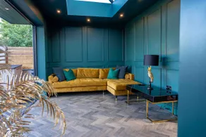 Luxury Coach house,as seen on welcome to Wrexham - Image 2