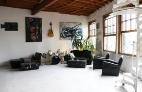 Victorian warehouse with original features - Image 3