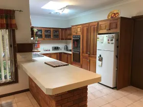 Spacious 4 Bedroom Home with Pool - Image 4
