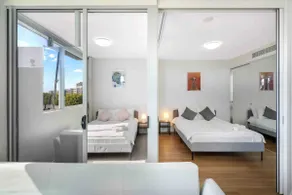 2BR Apt View+Pool+Gym+Free 2 Parking+WIFI+Netflix - Image 2