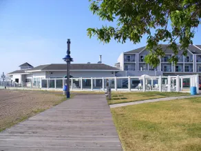 Gimli Beach Condos # 2 - Gimli's best location! - Image 3